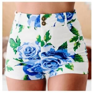 NWOT Flying Tomato Floral Shorts Blue Flowers Sz S High Rise